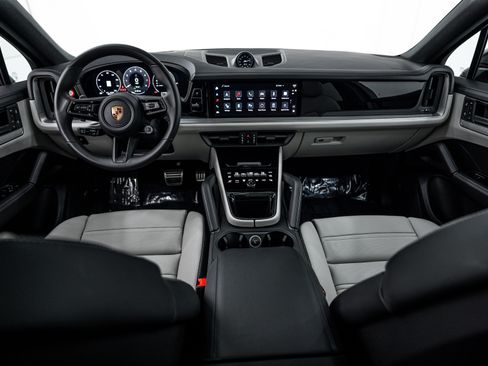 Certified 2025 Porsche Cayenne S image 12