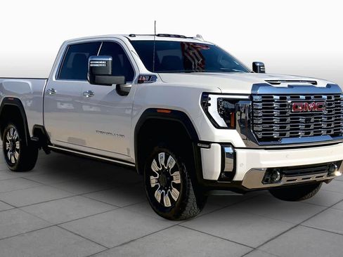 Used 2025 GMC Sierra 2500 Denali w/ Denali Reserve Package AWD/4WD image 3