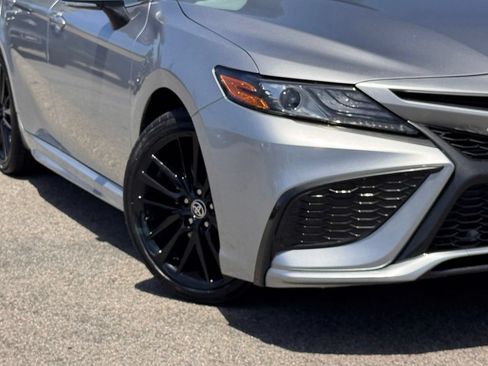 Used 2023 Toyota Camry XSE FWD image 4