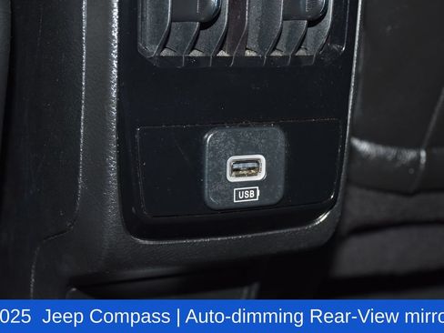 Used 2025 Jeep Compass Limited AWD/4WD image 27