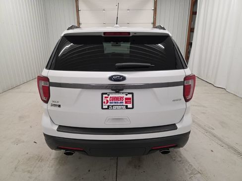 Used 2019 Ford Explorer XLT w/ Equipment Group 202A AWD/4WD image 4