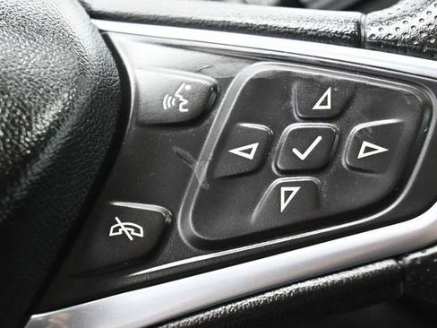 Used 2022 Chevrolet Malibu LT FWD image 19