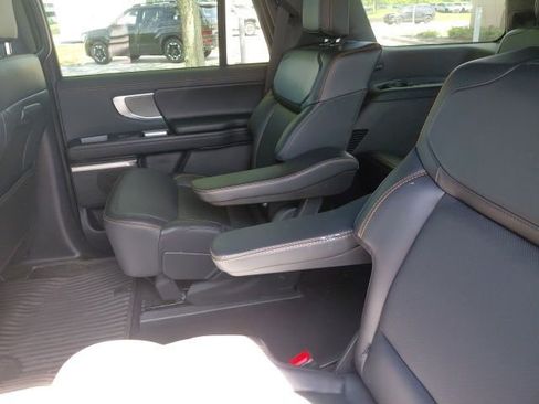 Used 2025 Ford Expedition Tremor AWD/4WD image 7
