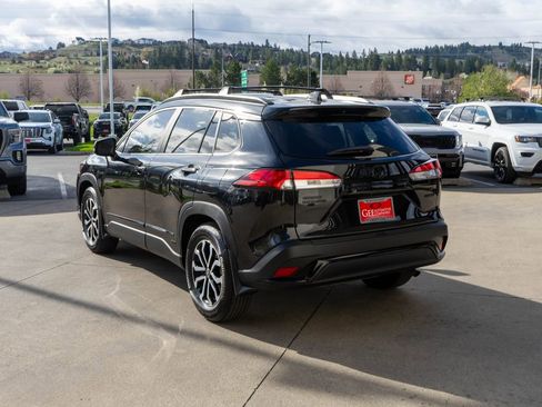 Used 2024 Toyota Corolla Cross SE w/ Moonroof Package image 5