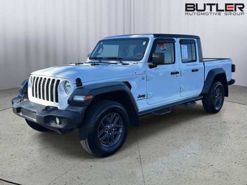 Used 2020 Jeep Gladiator Sport w/ Quick Order Package 24S image 2