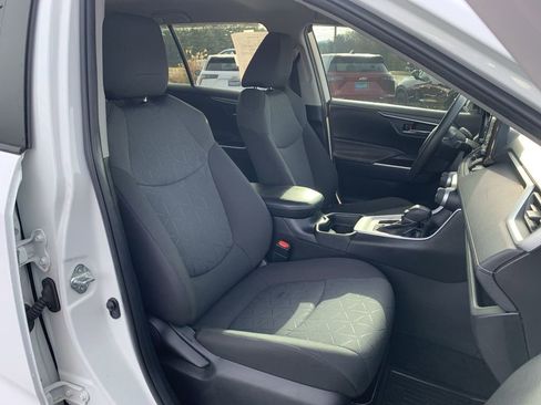 Used 2020 Toyota RAV4 XLE image 24