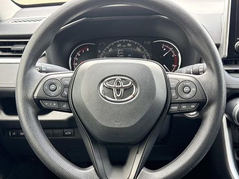 Used 2025 Toyota RAV4 XLE w/ Convenience Package FWD image 12