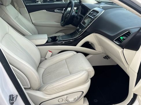 Used 2018 Lincoln MKX Black Label w/ Driver Assistance Package image 12