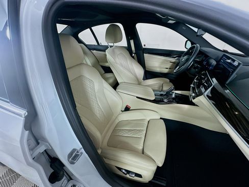 Used 2023 BMW 530e w/ Premium Package image 32