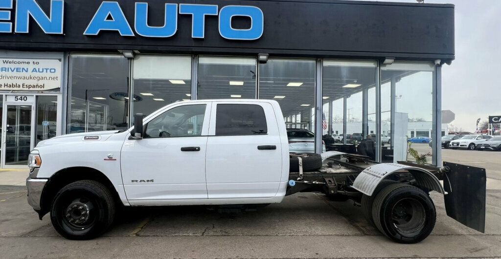 Used 2022 RAM 3500 Tradesman w/ Chrome Appearance Group AWD/4WD image 2
