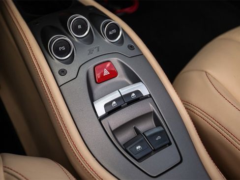 Certified 2013 Ferrari 458 Spider Base image 35