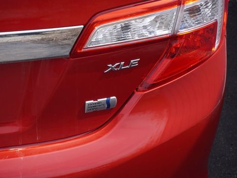 Used 2014 Toyota Camry XLE w/ Leather Package image 9