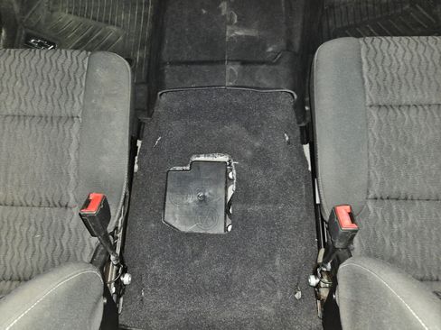 Used 2019 Chevrolet Tahoe 4WD w/ Enhanced Driver Alert Package image 37