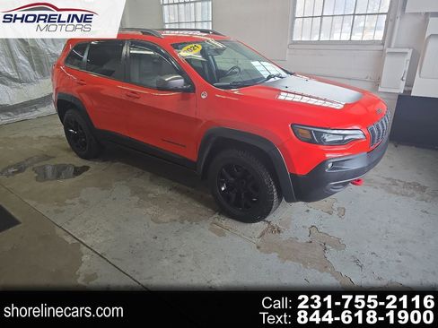 Used 2021 Jeep Cherokee Trailhawk image 1