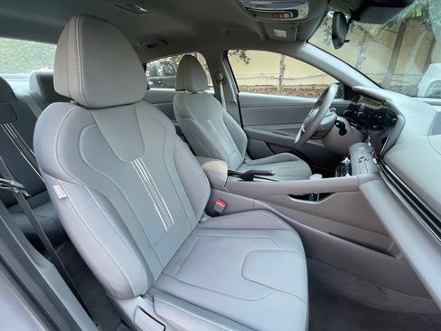 Used 2024 Hyundai Elantra SEL FWD image 30
