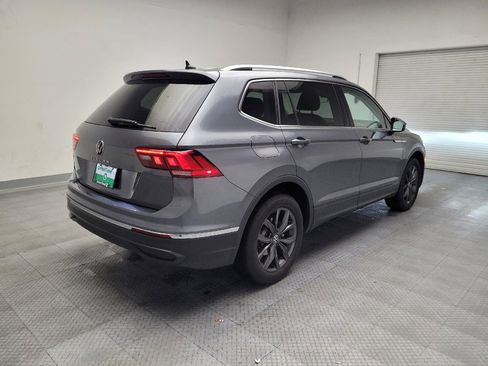 Used 2022 Volkswagen Tiguan SE image 9