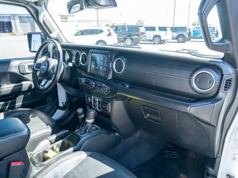 Used 2019 Jeep Wrangler Unlimited Sahara AWD/4WD image 42