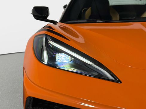 Used 2023 Chevrolet Corvette Stingray Premium Conv w/ Battery Protection Package RWD image 9