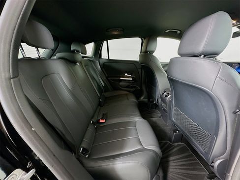 Used 2025 Mercedes-Benz GLA 250 image 26
