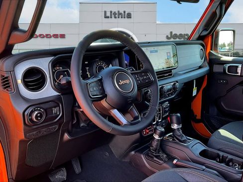 New 2025 Jeep Gladiator Sport image 2