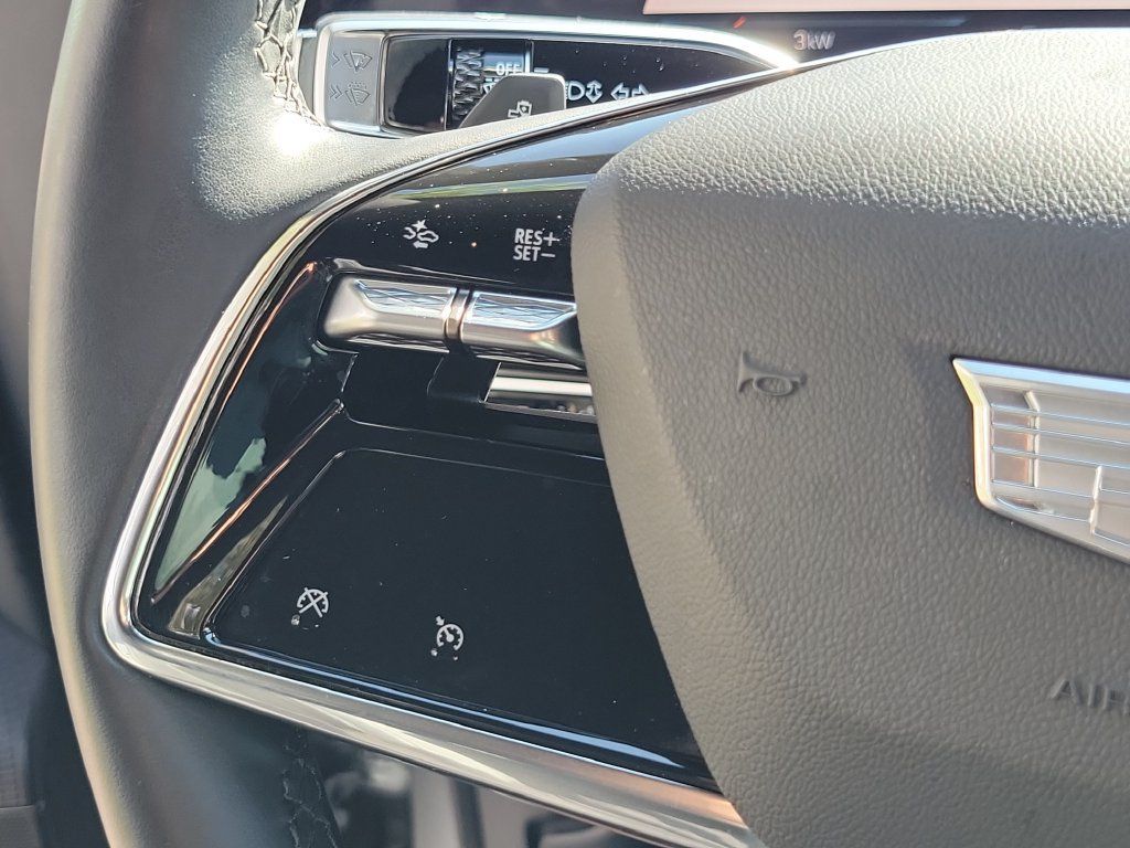 Used 2024 Cadillac Lyriq Tech RWD image 32