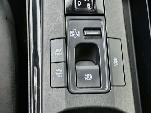 Used 2024 Toyota Prius LE FWD image 26