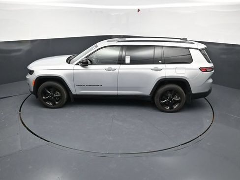 Used 2023 Jeep Grand Cherokee L Laredo AWD/4WD image 57