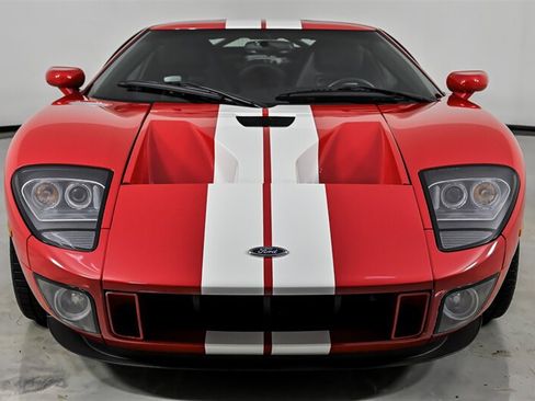 Used 2005 Ford GT RWD image 4