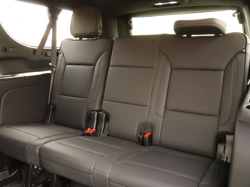 New 2026 Chevrolet Suburban High Country image 27