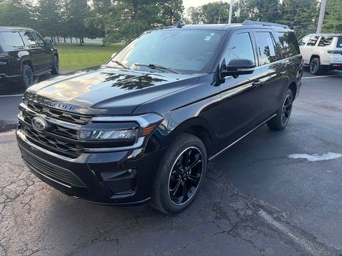 Used 2022 Ford Expedition Max Limited AWD/4WD image 2