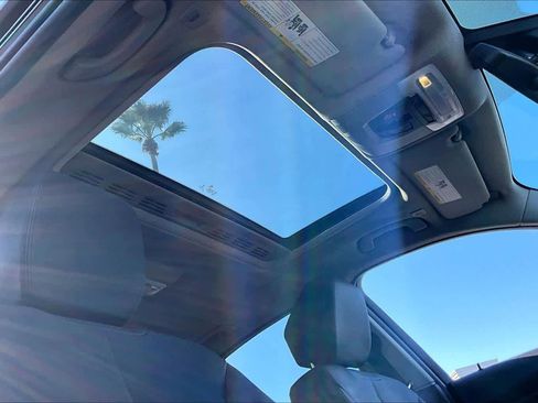 Used 2014 BMW 320i Sedan image 13