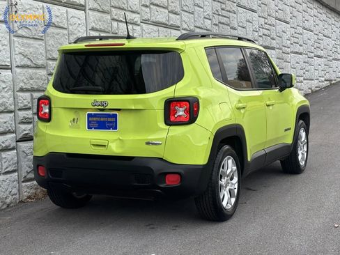 Used 2018 Jeep Renegade Latitude image 6