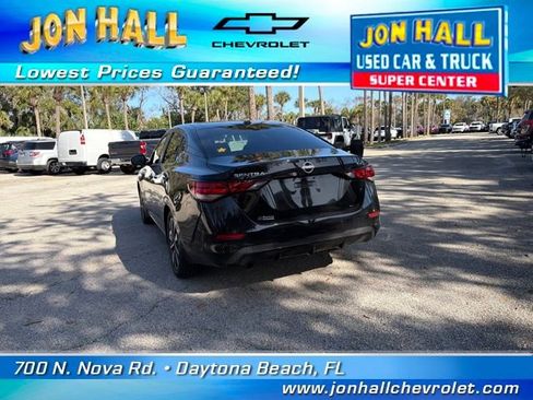 Used 2024 Nissan Sentra SV w/ SV Premium Package image 9