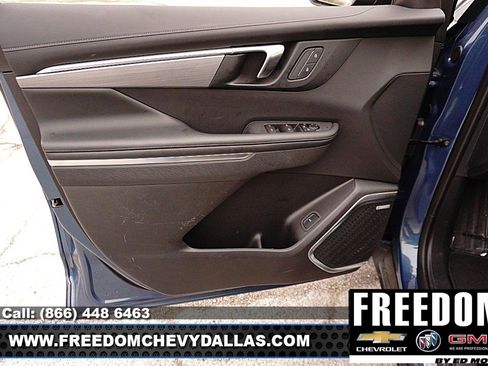 Used 2025 Buick Enclave Preferred image 33