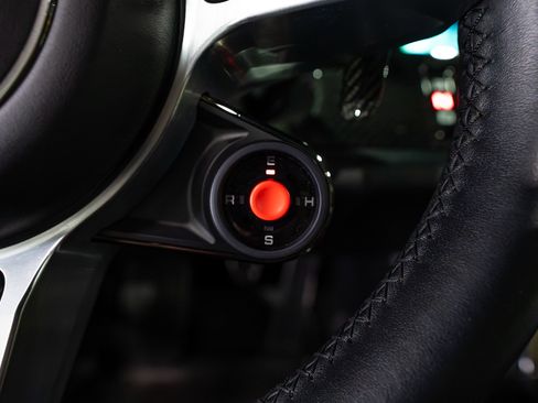 Used 2015 Porsche 918 Spyder image 26