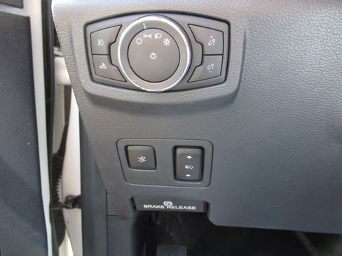 Used 2022 Ford F350 Lariat w/ Tremor Off-Road Package image 21