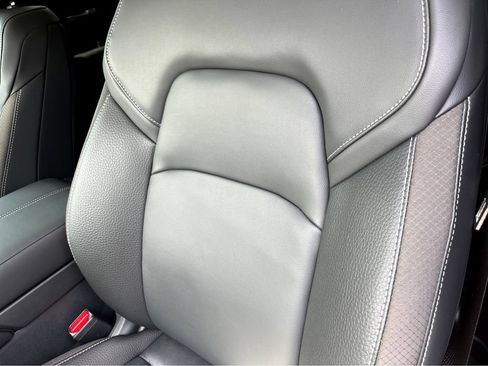 Used 2024 Nissan Pathfinder SL AWD/4WD image 25