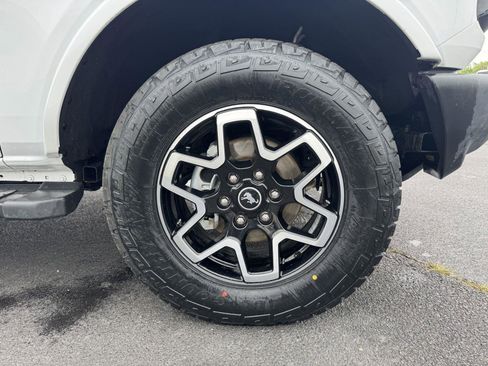 Used 2023 Ford Bronco Outer Banks AWD/4WD image 48