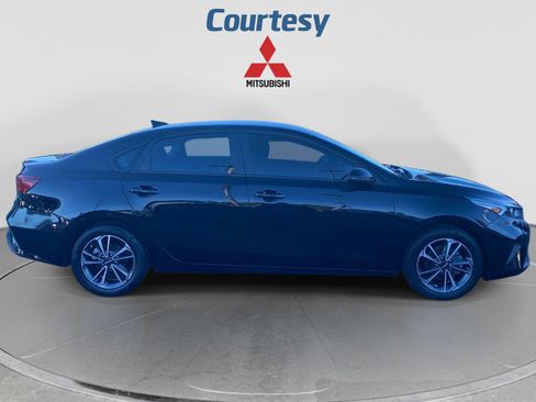 Used 2023 Kia Forte LXS w/ LXS Technology Package FWD image 6