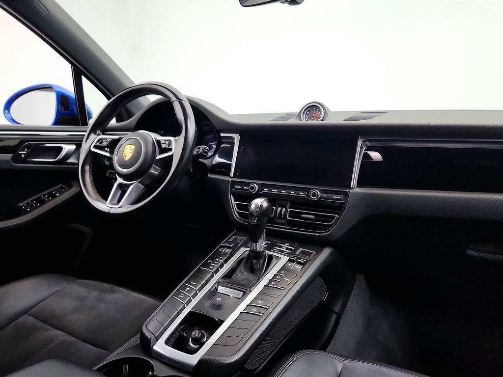 Used 2020 Porsche Macan AWD/4WD image 26