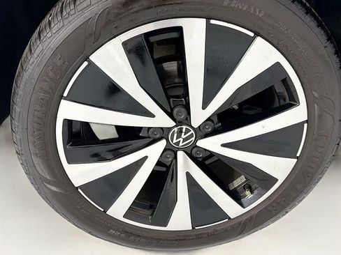 Used 2024 Volkswagen Taos SE FWD image 31