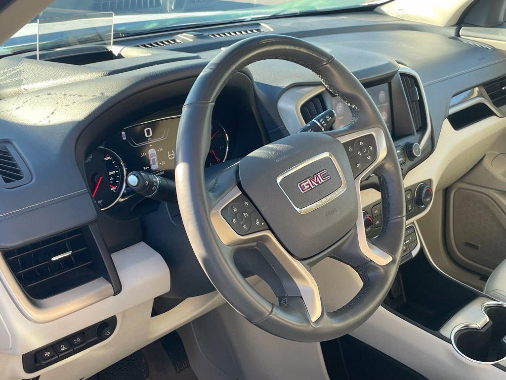 Used 2024 GMC Terrain Denali w/ Denali Premium Package AWD/4WD image 9