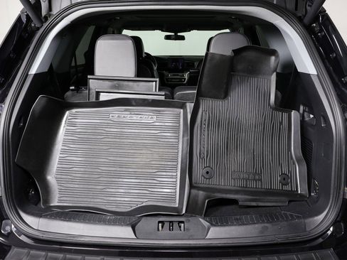 Used 2022 Ford Explorer XLT w/ Equipment Group 202A image 15