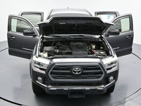 Used 2017 Toyota Tacoma SR5 w/ Tow Package AWD/4WD image 39