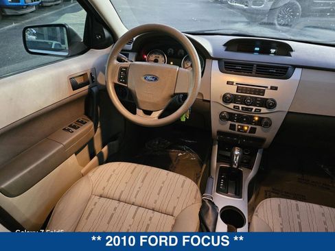 Used 2010 Ford Focus SE image 15