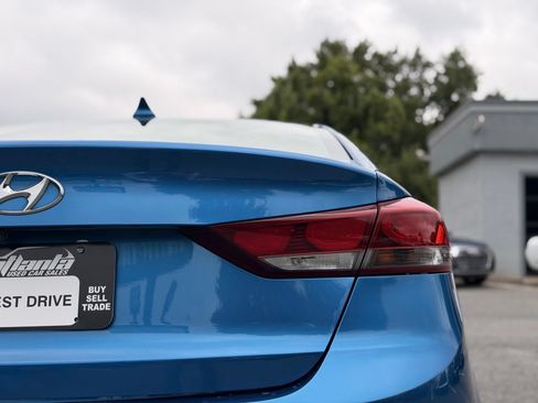 Used 2018 Hyundai Elantra SEL FWD image 10