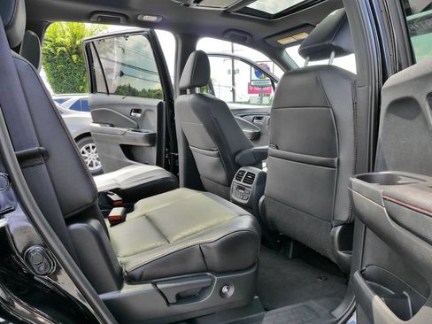 Used 2022 Honda Pilot Black Edition image 11