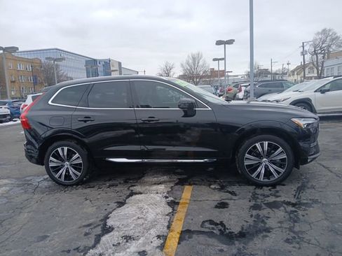 Used 2022 Volvo XC60 B5 Inscription w/ Climate Package image 3