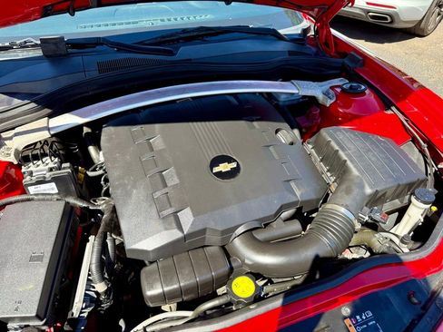 Used 2015 Chevrolet Camaro LT RWD image 4