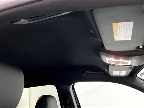 Used 2026 Mercedes-Benz GLB 250 image 27